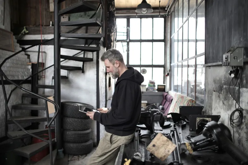 Handheld, Tablet, or Wearable? A Field-by-Field Guide to Rugged Device Form Factors