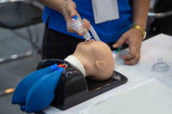 using emergency tool resuscitator with mannequin dummy